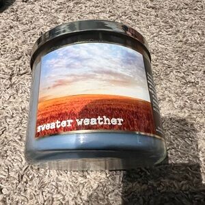 Bath & Body Works Sweater Weather Candle - Blue